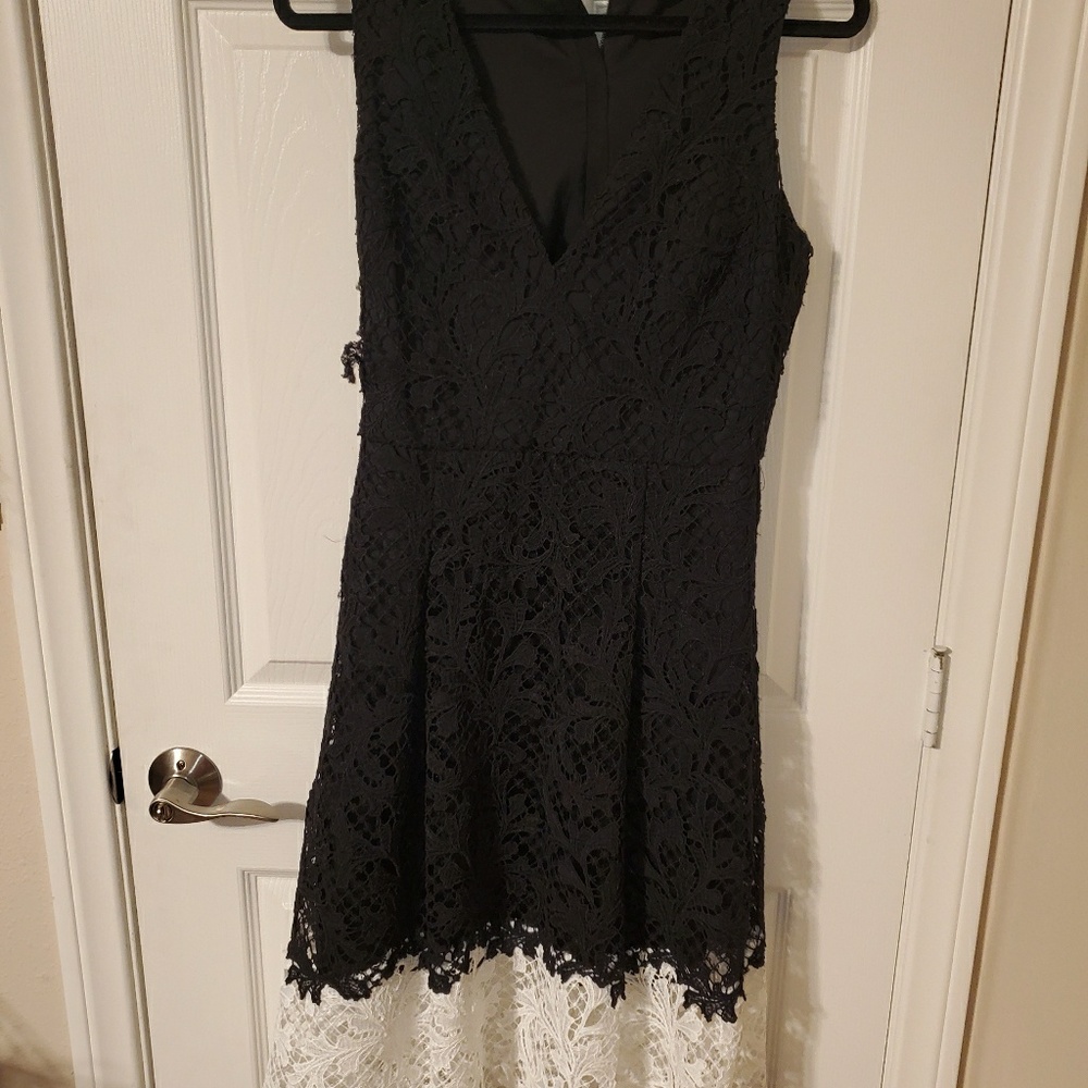 SACHI & BABi  beautiful two toned dress